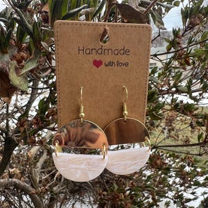 Gold white marbled dangle earrings