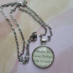 Collana con ciondolo "Great Maybe" realizzata con le pagine del libro Looking for Alaska