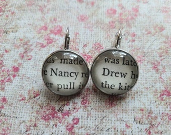 Nancy Drew Anhänger Ohrringe aus Nancy Drew Buchseiten