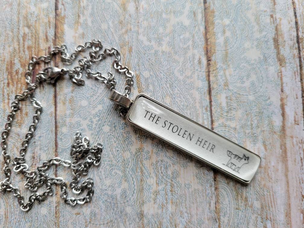 The heirs shop necklace