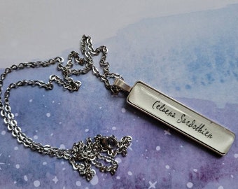 Celaena Signature hanger ketting gemaakt met Troon van Glas boek pagina's