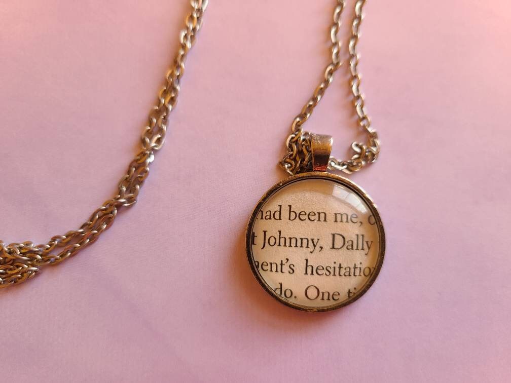 Die Outsiders Dally Und Johnny Buch Seite Anhanger Halskette Etsy