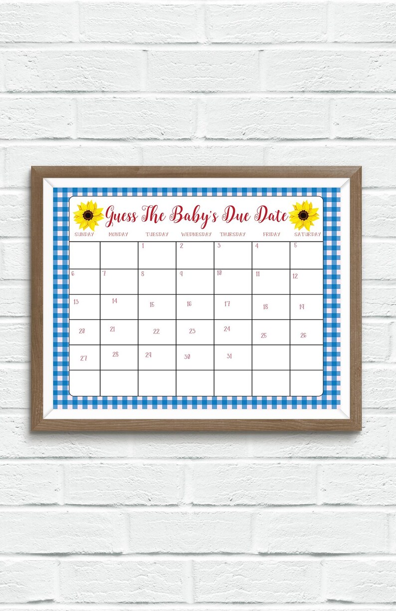 Op de afbeelding: Een printbaar babyshower-spel met een blauw-witte ruitjesachtergrond. Het spel heet "Raad de uitgerekende datum van de baby" en bevat een kalender met zonnebloemen aan weerszijden van de titel.