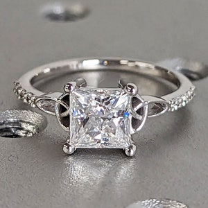 Celtic Ring with Moissanite Celtic Knot Engagement Ring Scottish Ring Irish Ring Moissanite Engagement Ring Triquetra Ring Celtic Pattern