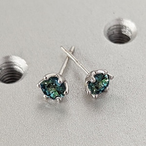 14K Gold Peacock Sapphire Stud, Natural Sapphire Stone, Sapphire Earring, Teal Sapphire, Everyday Wear, September Birthstone, Blue Green Hue