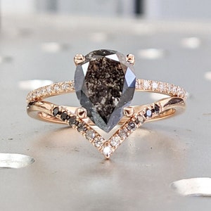 Salt and Pepper Diamond Engagement Ring, Art deco Pear shaped Rose gold wedding ring set, Antique Salt And Pepper Bridal set