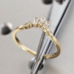 Baguette diamond moissanite wedding band Curved wedding band Yellow gold band Vintage Antique Matching stacking band Bridal Anniversary band