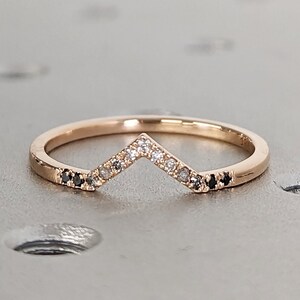 14K Gold Ombre Diamond Chevron Ring/Diamond Shimmering Ring/Gold V Shape Ring/Perfect Matching Band/Stackable Ring/Wedding Band/Curved/Band