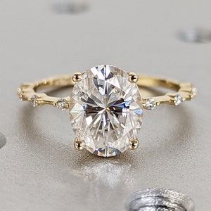 2 Carat Oval Lab Grown Diamond Ring / 2 CT Oval Diamond Thin Engagement Ring / Dainty Ring / 14k Gold Gold Elongated Oval Diamond / VS1 E-F