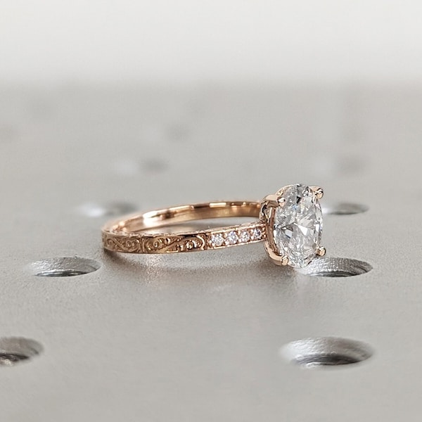 Vintage Engagement Ring, 18K Gold, Hand Engraved Ring, Moissanite Engagement Ring, Vintage Ring, Hand Engraving, Art Deco, Minimalist Ring