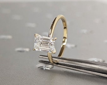 Emerald Cut Lab Grown Diamond Ring / Emerald Lab Diamond Solitaire Ring / Emerald Cut Engagement Ring / Classic Solitaire / Minimalist Ring