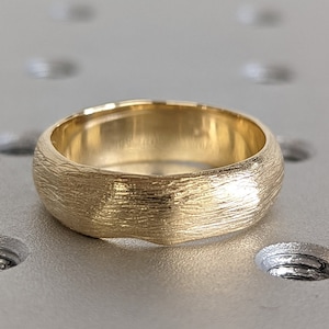 14k Gold Men's Women's wedding Band in Rustic Style | Solid 14k gold handmade rustic wedding band | Scratches Men Ring 6mm | Textured Ring