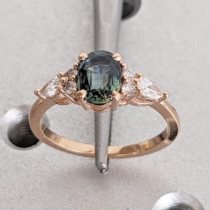 Unique 18k Rose Gold Oval Peacock Sapphire Ring, Wedding Rings for Women, Blue Green Sapphire Anniversary Ring, Birthday Gift for Girlfriend