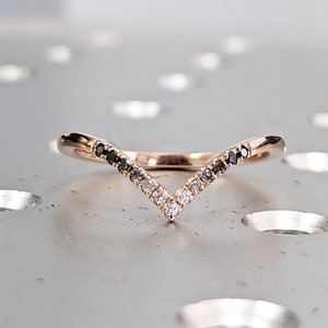 14K Gold Ombre Diamond Chevron Ring/Diamond Shimmering Ring/Gold V Shape Ring/Perfect Matching Band/Stackable Ring/Wedding Band/Curved/Band image 1