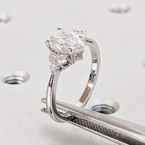 Vintage Pear Moissanite Engagement Ring, Unique Art Deco Diamond Cluster Ring, White Gold Engagement Ring for Women Wedding Anniversary Ring