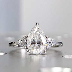 Pear cut Moissanite engagement ring vintage white gold Round moissanite ring Cluster ring unique ring engagement ring Anniversary ring