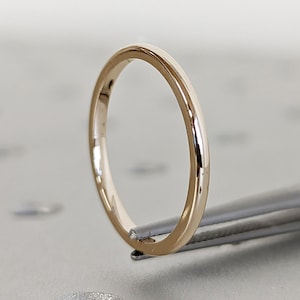 Gold Ring / 14K Solid Gold Round Wedding Band / 1.7 MM Yellow Gold Ring / Dainty Stacking Ring / Simple Delicate Ring / Thin wedding band