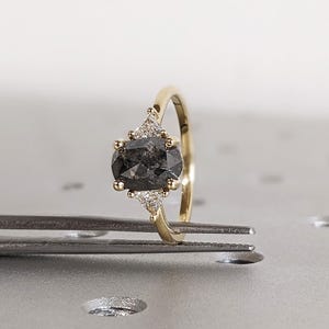 14K Solid Yellow Gold Raw Salt and Pepper Bridal Engagement Ring, Trillion Cut White Diamond Gold Band, Round Cut Salt & Pepper Wedding Ring