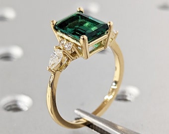 Emerald ring vintage emerald engagement ring 18k yellow gold ring gift unique antique wedding promise anniversary ring for her Birthstone