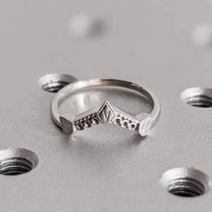 Antique Leaf Art Deco Diamond Wedding Band Ring Solid Gold Band Stacking Band Vintage Band Eternity Band Antique Band Anniversary Ring Gifts