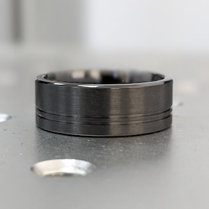 Men&#39;s Wedding Band Comfort Fit Interior Black Zirconium Ring Double Grooved Black Zirconium Ring Black Zirconium Wedding Band 8mm