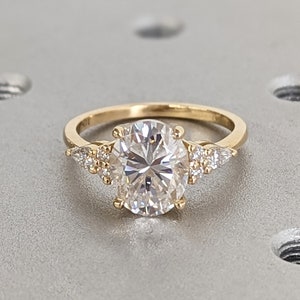 18K Yellow Gold 2.5ct Oval Lab Diamond Luxury Engagement Ring | Unique Pear Moissanite Cluster Ring | Vintage Handmade Bridal Jewelry