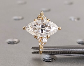 Anello di fidanzamento in oro o platino con diamanti coltivati Marquise Lab / Anello di promessa a grappolo di diamanti con 6 punte di neve unico / Anello di nozze per lei