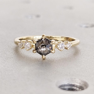 Vintage Salt and Pepper Diamond Engagement Ring, 14K Solid Gold Wedding Ring, Five Stone Diamond Ring, Modern Bridal Geometric Diamond Ring