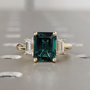 Art Deco Emerald Cut Emerald Engagement Ring, 14K Solid Gold May Birthstone Ring, Vintage Green Emerald Ring, Wedding Ring For Her, Trellis