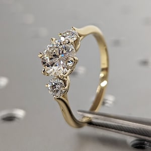 Petite Round Cut Moissanite Three Stone Ring in 14K Yellow Gold Engagement Ring, Promise Ring, Dainty Gold Ring, Moissanite Ring, Minimalist