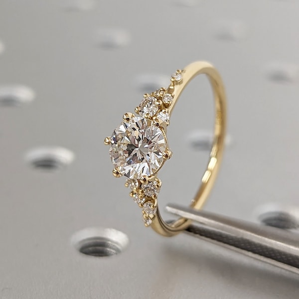 1 Karat runder, im Labor gewachsener Diamant 18K Gelbgold Verlobungsring | Einzigartige Schneeverwehung 6 Zinken Diamant Cluster Versprechen Ring | Ehering für Sie