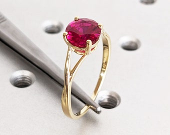 Vintage Ruby Ring Yellow Gold Split Shank Ring Red Ruby Engagement Ring Women Unique July Birthstone Wedding Ring Classic Solitaire for Her