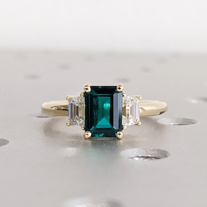 Vintage Style Green Emerald Engagement Ring, 14K Solid Gold, Emerald Cut Ring, May Birthstone Ring, Art Deco Wedding Ring, Trellis Gemstone