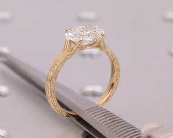 Art Deco Oval cut Lab Diamond Engagement Ring, 18K Yellow Gold Filigree Band, Claw Prong Ring