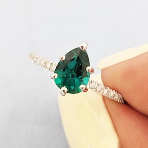 Pear Cut Emerald Engagement Ring, Pear Shaped Lab Emerald Wedding Ring, White Gold Tear Drop Green Emerald Ring with Diamonds, May Gemstone