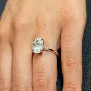 Oval Crushed Ice Moissanite Engagement Ring, 3.0ct Oval Moissanite, Oval Cut Moissanite Solitaire Engagement Ring, Minimalist Ring, Art Deco