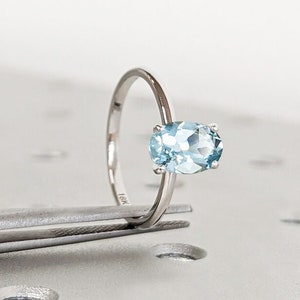 Oval Cut Lab Aquamarine Engagement Ring / Gold Aquamarine Ring / Lab Grown Blue Aquamarine / Oval Engagement Ring / Minimalist Promise Ring