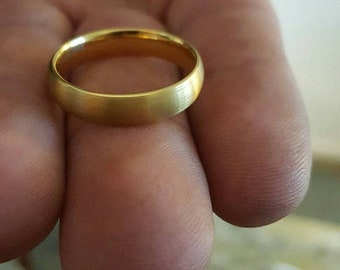 Raro anello in tungsteno Fede nuziale da uomo, 5 mm, tungsteno in oro giallo, fascia in tungsteno in oro giallo 4-12 Mezze misure Comfort Fit