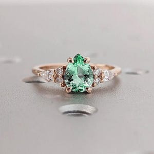 Pear Cut Green Sapphire Ring, Vintage 14k Rose Gold Engagement Ring, Art Deco Green Sapphire Wedding Rings for Women, Diamond Cluster Ring