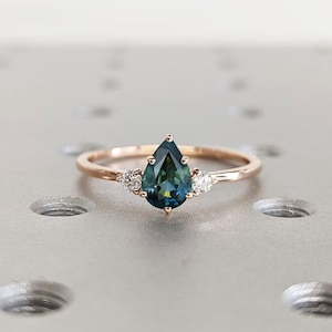 Pear cut Green Sapphire with Diamond Engagement Cocktail Ring for Her | 14K 18K Rose Gold Women Wedding Band | Alternative Bridal Jewelry