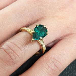 Green Emerald Engagement Ring Set Rose Gold Emerald Ring Vintage Diamond Twist Band May Birthstone Ring 2pcs Wedding Ring Set Promise Ring