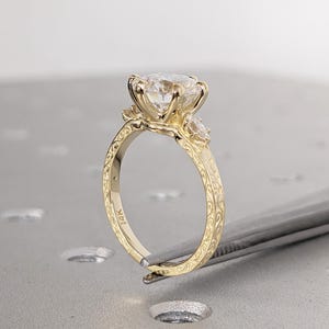 Runder Moissanit Verlobungsring, Art Deco 14k Gelbgold Ehering, Diamant im Marquise Schliff, filigraner Jahrestagsring, Geschenk für Frau