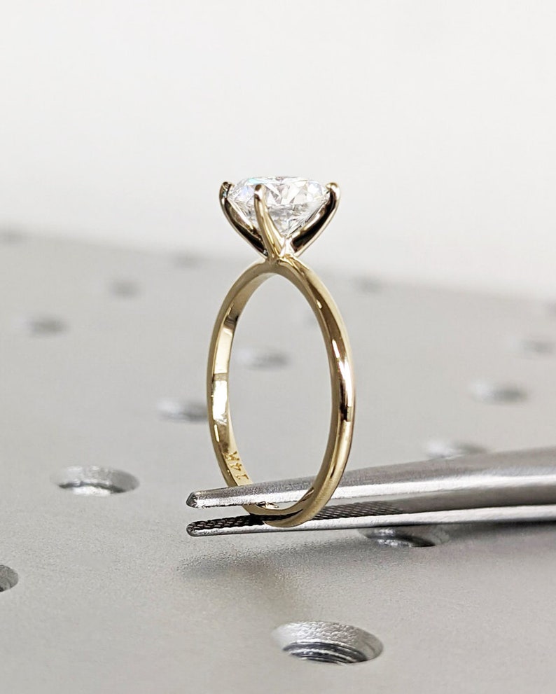 Ronde geslepen Moissanite verlovingsring, 4 Prong Solitaire ronde verlovingsring, ronde geslepen ring, 14K Solid Gold Moissanite bruiloft bruidsring afbeelding 4