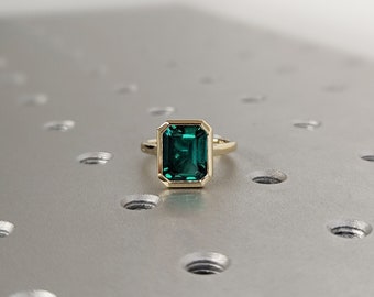 AFFY Simulated Emerald Solitaire Ring – 3 Carat Round Cut Green Stone In 14K Gold Over Sterling Silver, Fashion Jewelry For Women, Gift For Mom, Engagement, Birthday - View #4