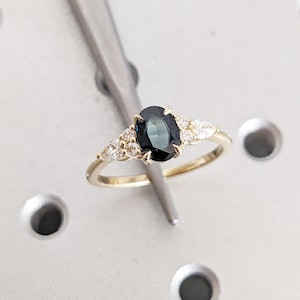 Blue Green Sapphire Ring, 14k Gold Ring, Unique Moissanite Cluster Ring, Gold Engagement Ring, Vintage Wedding Band, Promise Ring for Her
