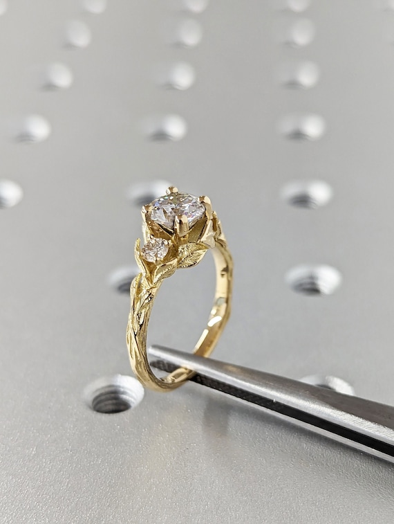 Alternative to diamond wedding ring best sale