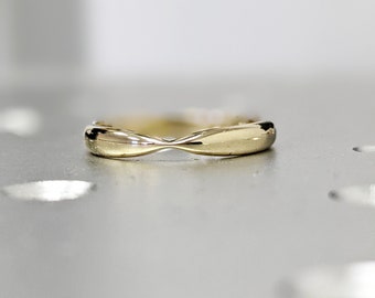 Bow Tie Shaped Gold Wedding Band, 14k White/Yellow/Rose Gold, Pinched Gold Band, Pinched Center, Tapered Wedding Ring, Gold Ring