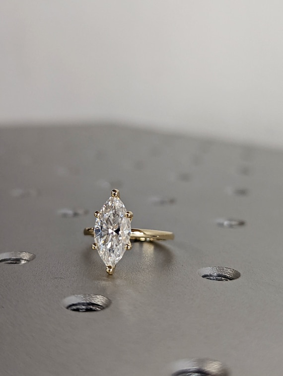 Anillo De Compromiso Solitario Con Diamante Marquesa De 1.50 Quilates - Oro Blanco 14k, Talla 6, Calidad Excepcional