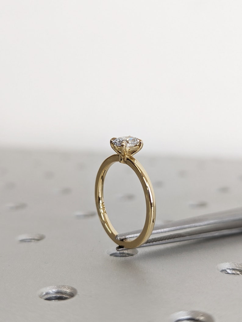 Solitaire Oval cut 0.5ct Lab Diamond 14K Yellow Gold Engagement Ring