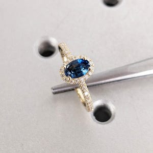 Unique Sapphire and Diamond Engagement Rings for Women | 14k Gold Ring Oval Sapphire | September Birthstone Ring | Wedding Anniversary Gift